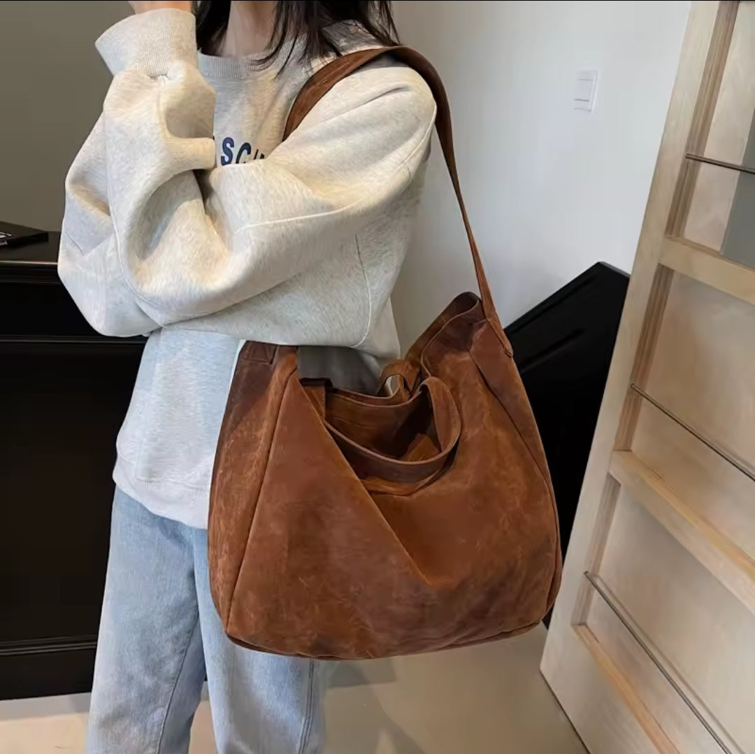 Bolso tote de gran capacidad en terciopelo