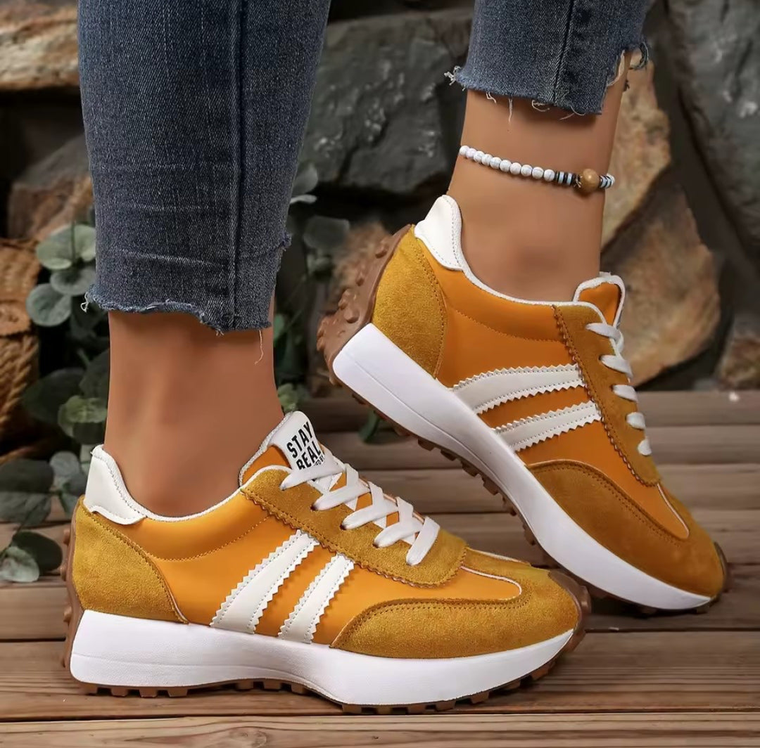 Sara  Zapatillas casual elegantes con plataforma BCEBYL para mujer