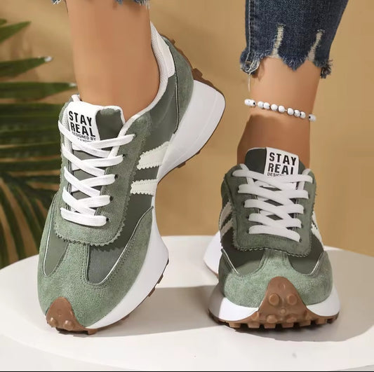 Sara  Zapatillas casual elegantes con plataforma BCEBYL para mujer