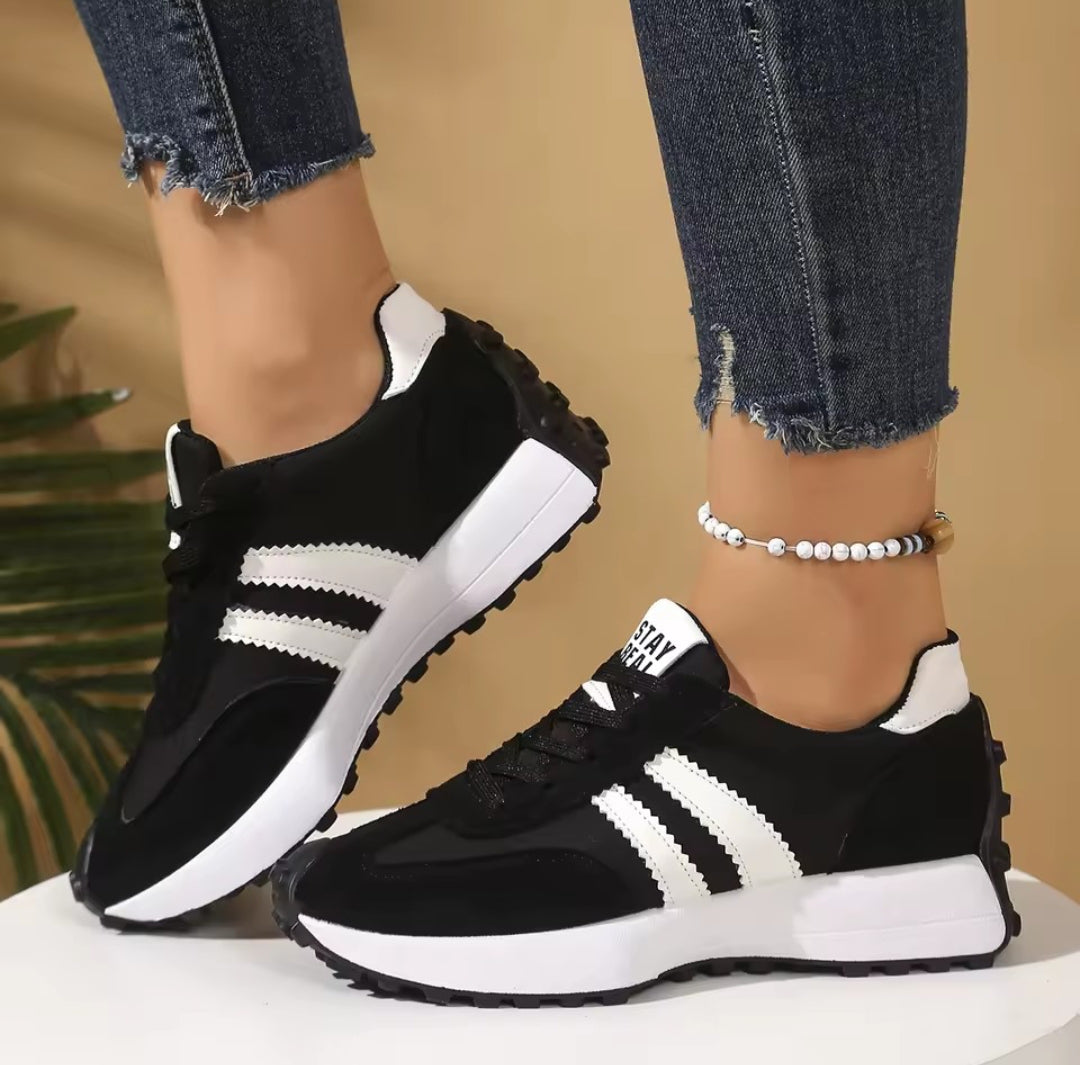 Sara  Zapatillas casual elegantes con plataforma BCEBYL para mujer